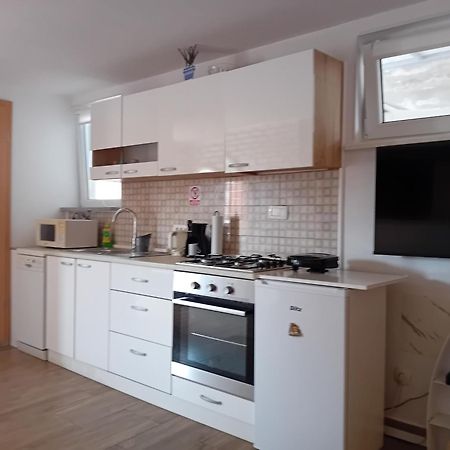 Studio Apartman Dezire Buje Εξωτερικό φωτογραφία